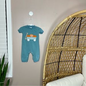 Three sisters pumpkin outfit